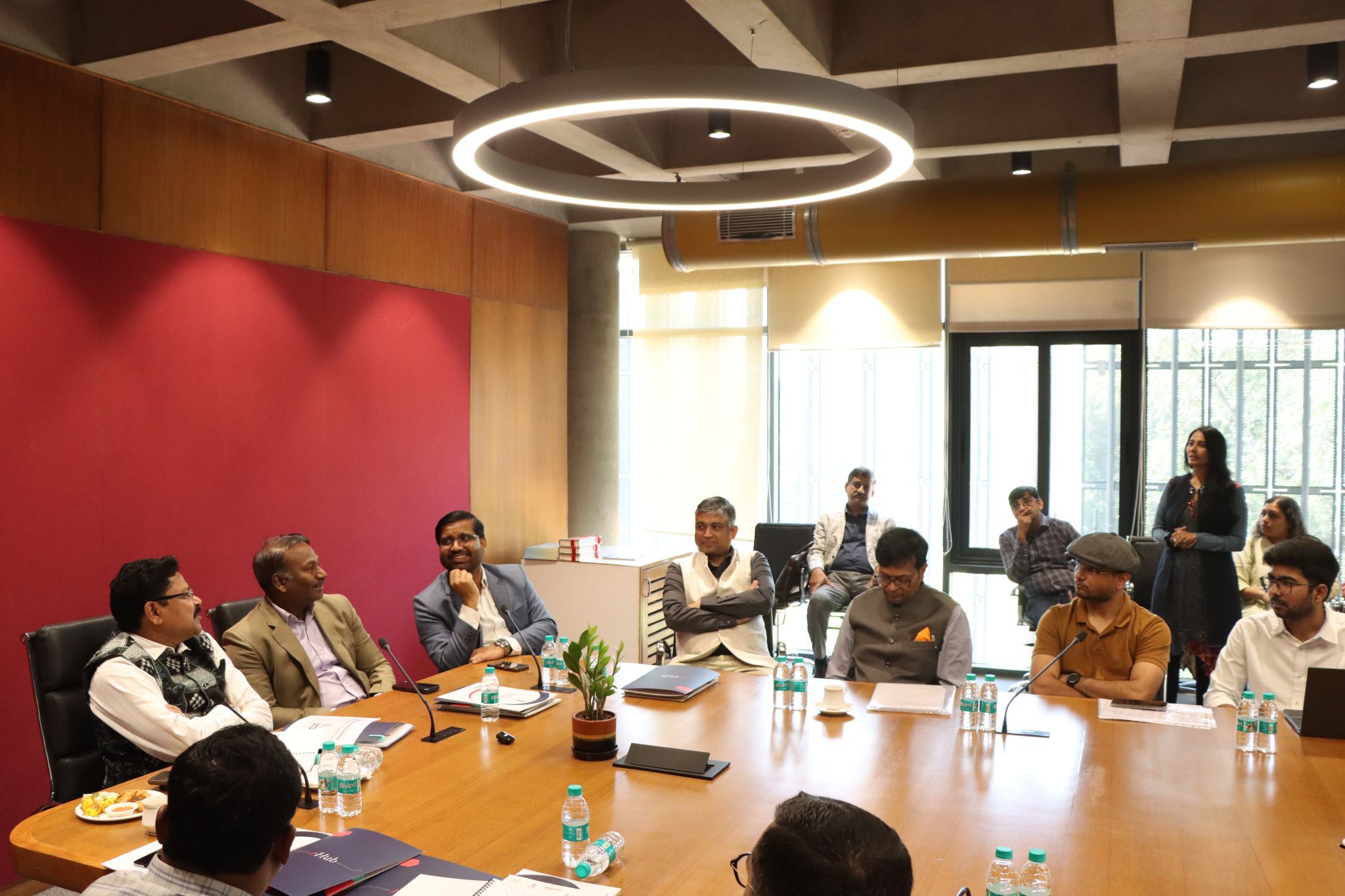 Dr Mukesh Mahaling, 𝐇𝐨𝐧’𝐛𝐥𝐞 𝐂𝐚𝐛𝐢𝐧𝐞𝐭 𝐌𝐢𝐧𝐢𝐬𝐭𝐞𝐫 𝐨𝐟 𝐇𝐞𝐚𝐥𝐭𝐡 & 𝐅𝐚𝐦𝐢𝐥𝐲 𝐖𝐞𝐥𝐟𝐚𝐫𝐞, 𝐏𝐚𝐫𝐥𝐢𝐚𝐦𝐞𝐧𝐭𝐚𝐫𝐲 𝐀𝐟𝐟𝐚𝐢𝐫𝐬, 𝐚𝐧𝐝 𝐄𝐥𝐞𝐜𝐭𝐫𝐨𝐧𝐢𝐜𝐬 & 𝐈𝐧𝐟𝐨𝐫𝐦𝐚𝐭𝐢𝐨𝐧 𝐓𝐞𝐜𝐡𝐧𝐨𝐥𝐨𝐠𝐲, 𝐆𝐨𝐯𝐞𝐫𝐧𝐦𝐞𝐧𝐭 𝐨𝐟 𝐎𝐝𝐢𝐬𝐡𝐚, visited i-Hub Gujarat