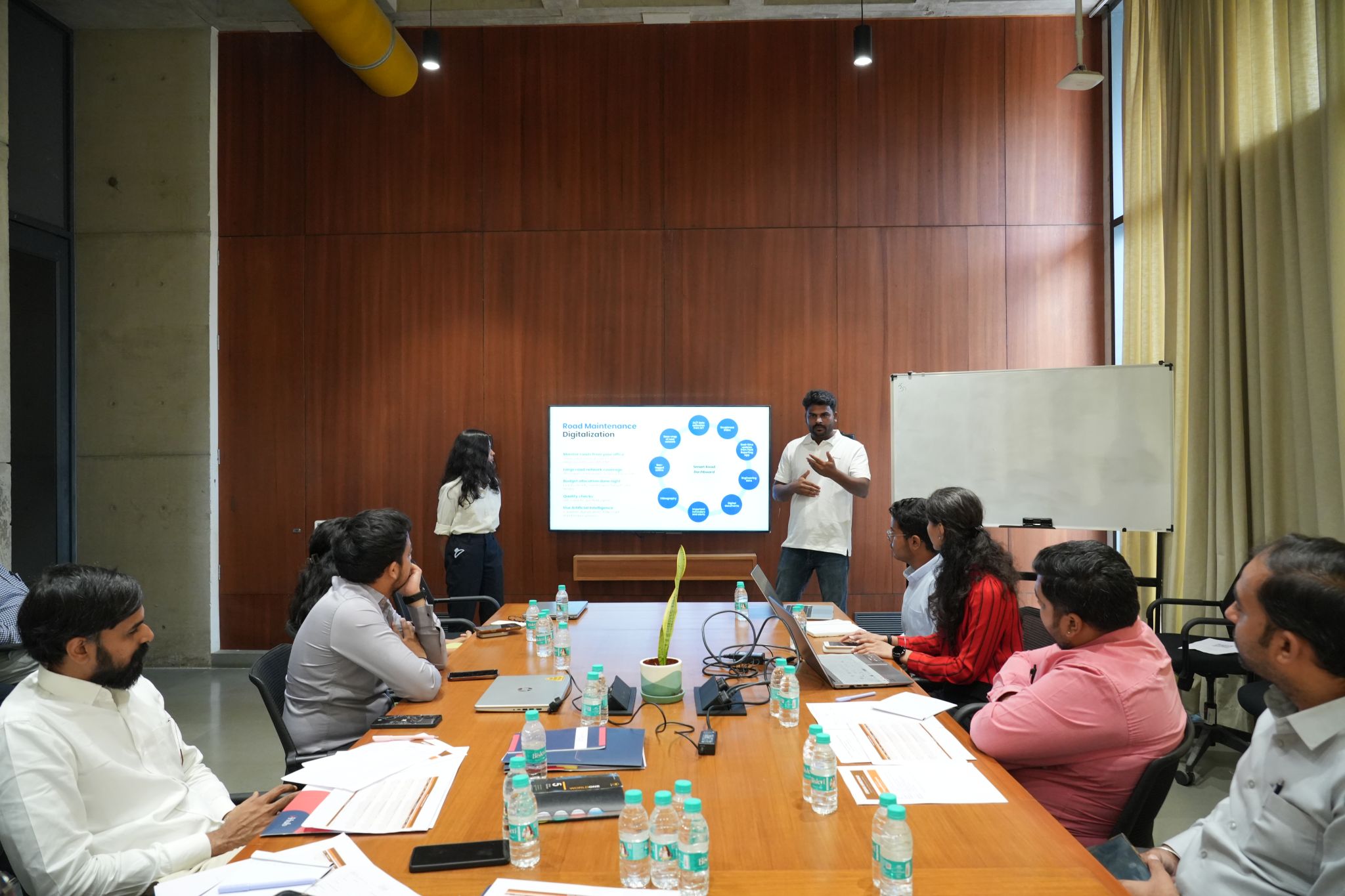 Transport, EV, and Last-Mile Startups Present Smart Urban Solutions at UrbanX Ahmedabad