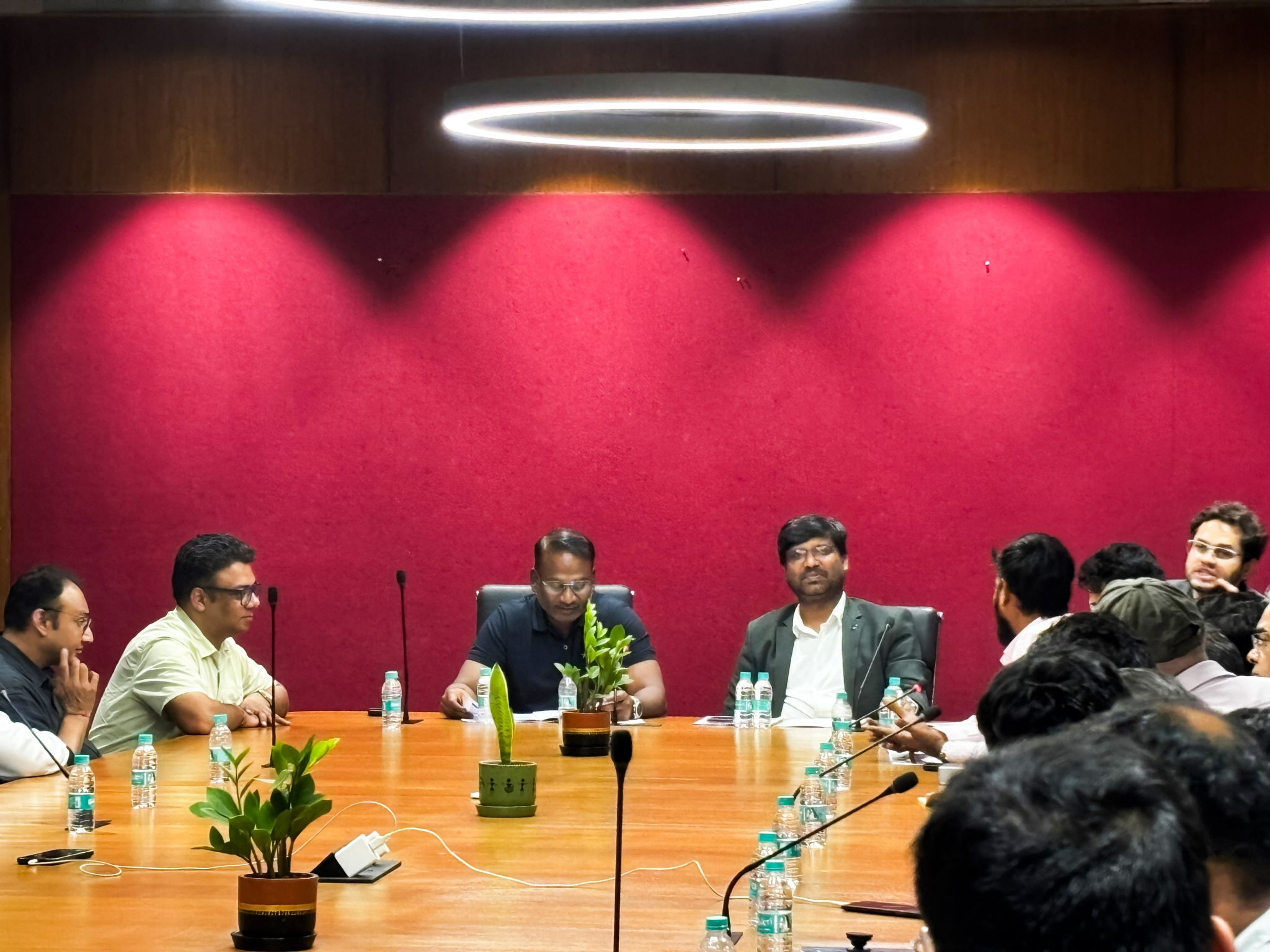 i-Hub Gujarat Hosts UrbanX Ahmedabad Roundtable on Startup Innovation and Smart City Collaboration