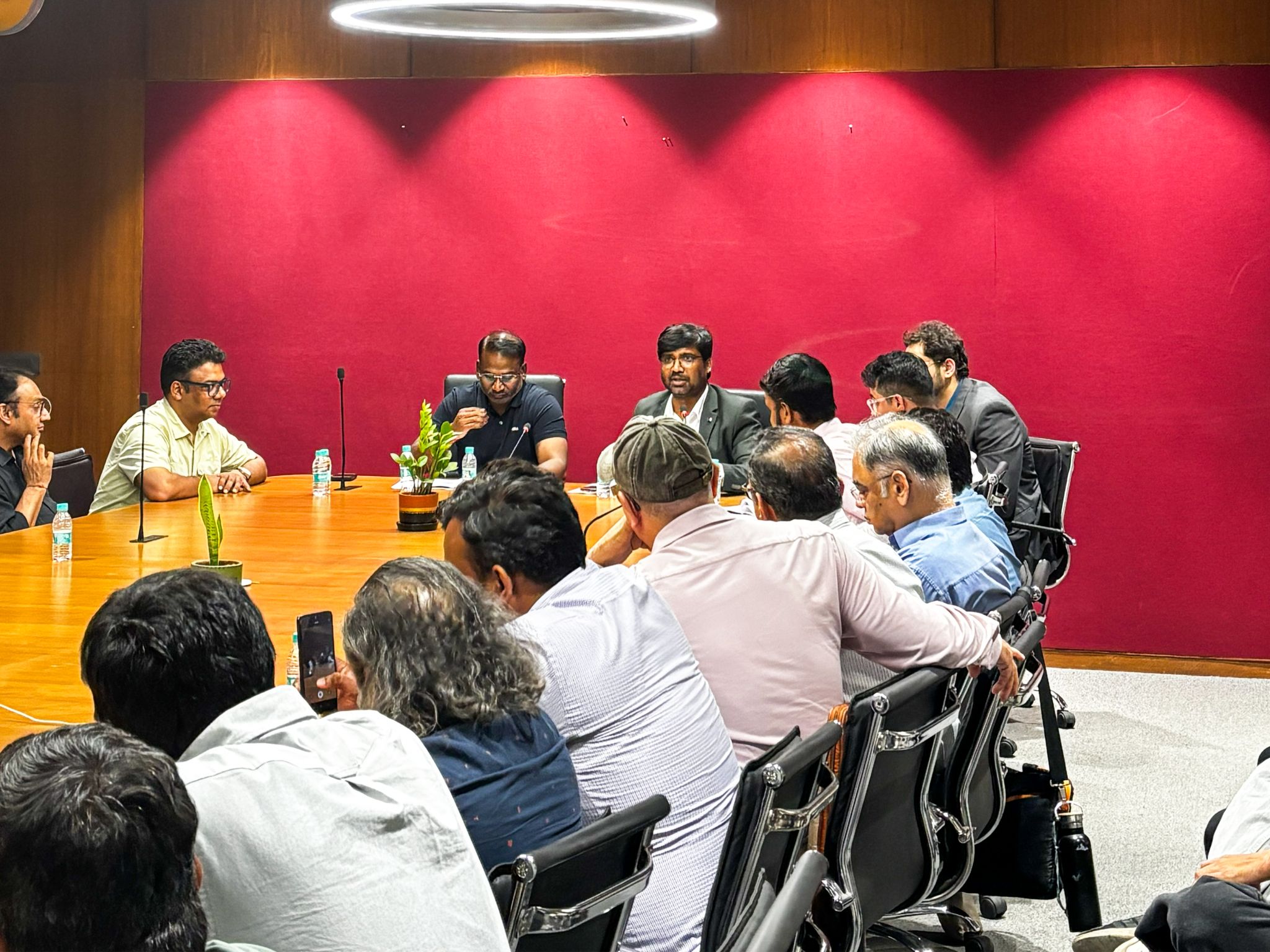 i-Hub Gujarat Hosts UrbanX Ahmedabad Roundtable on Startup Innovation and Smart City Collaboration