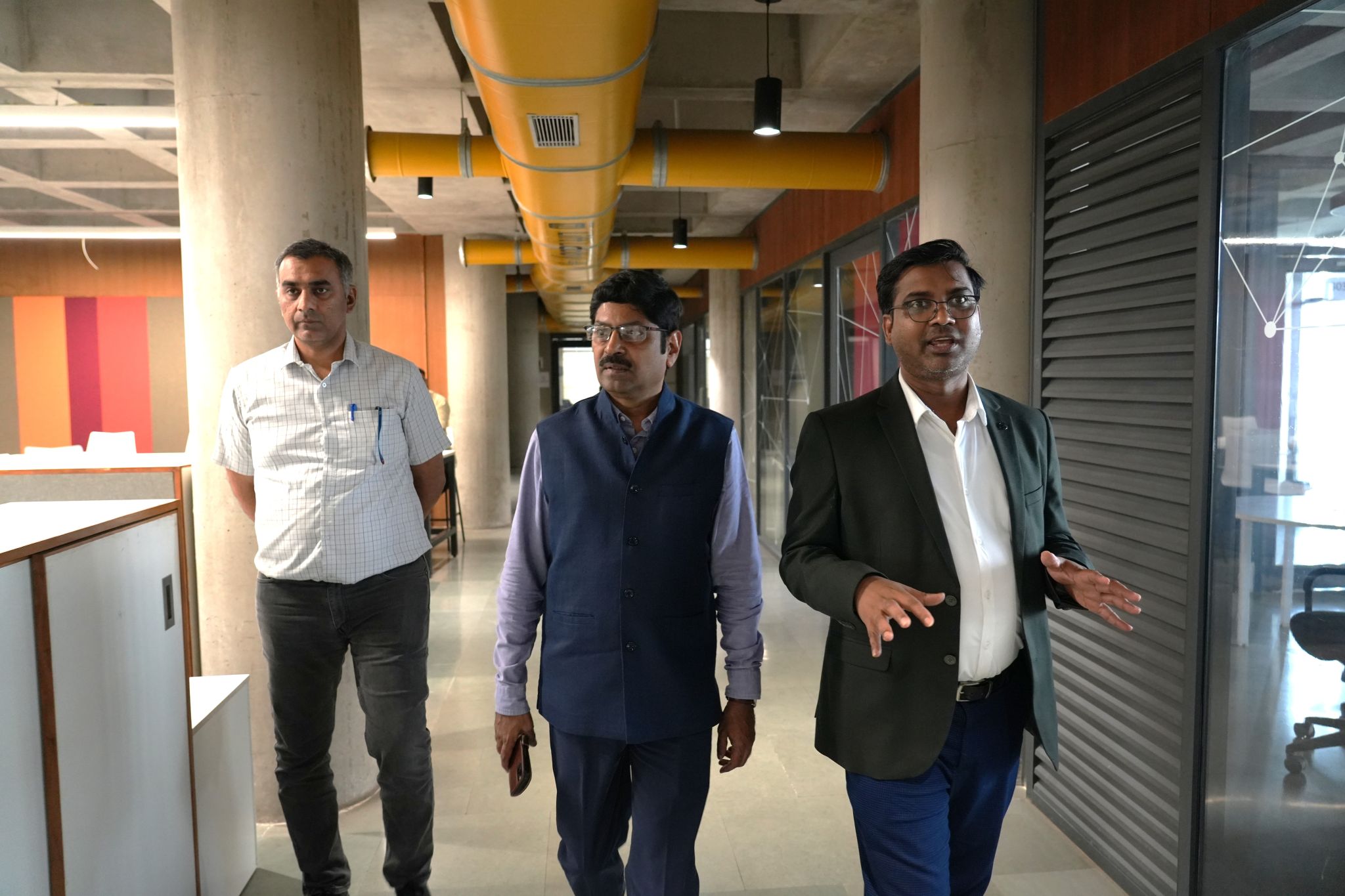 i-Hub Gujarat Welcomes Dr. M.K. Shanmuga Sundaram for Strategic Startup Ecosystem Interaction