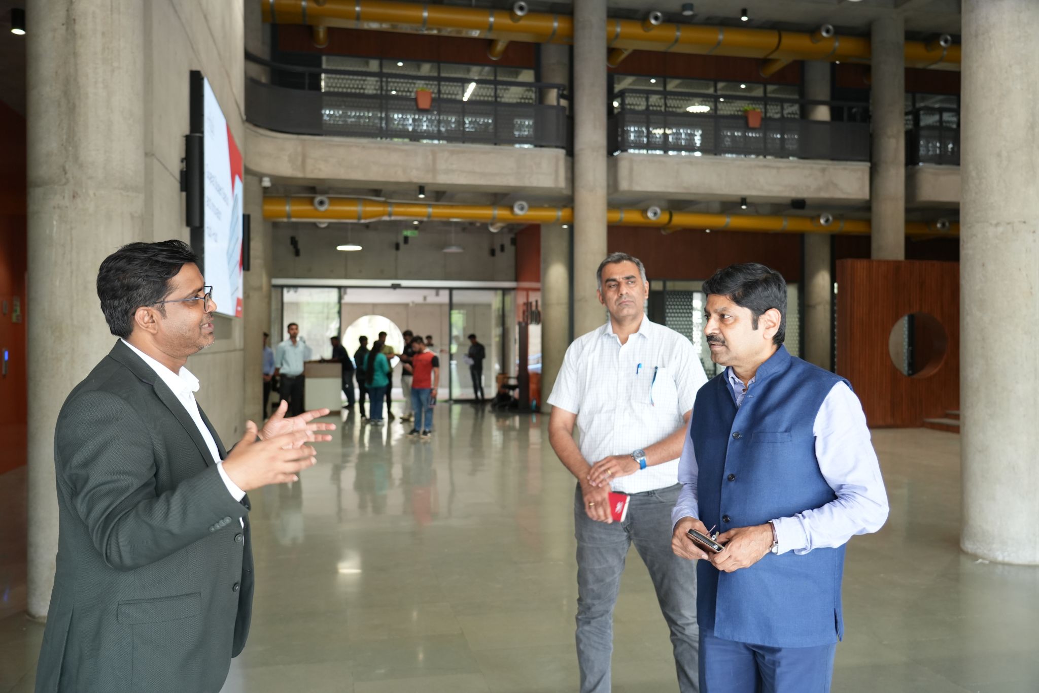 i-Hub Gujarat Welcomes Dr. M.K. Shanmuga Sundaram for Strategic Startup Ecosystem Interaction