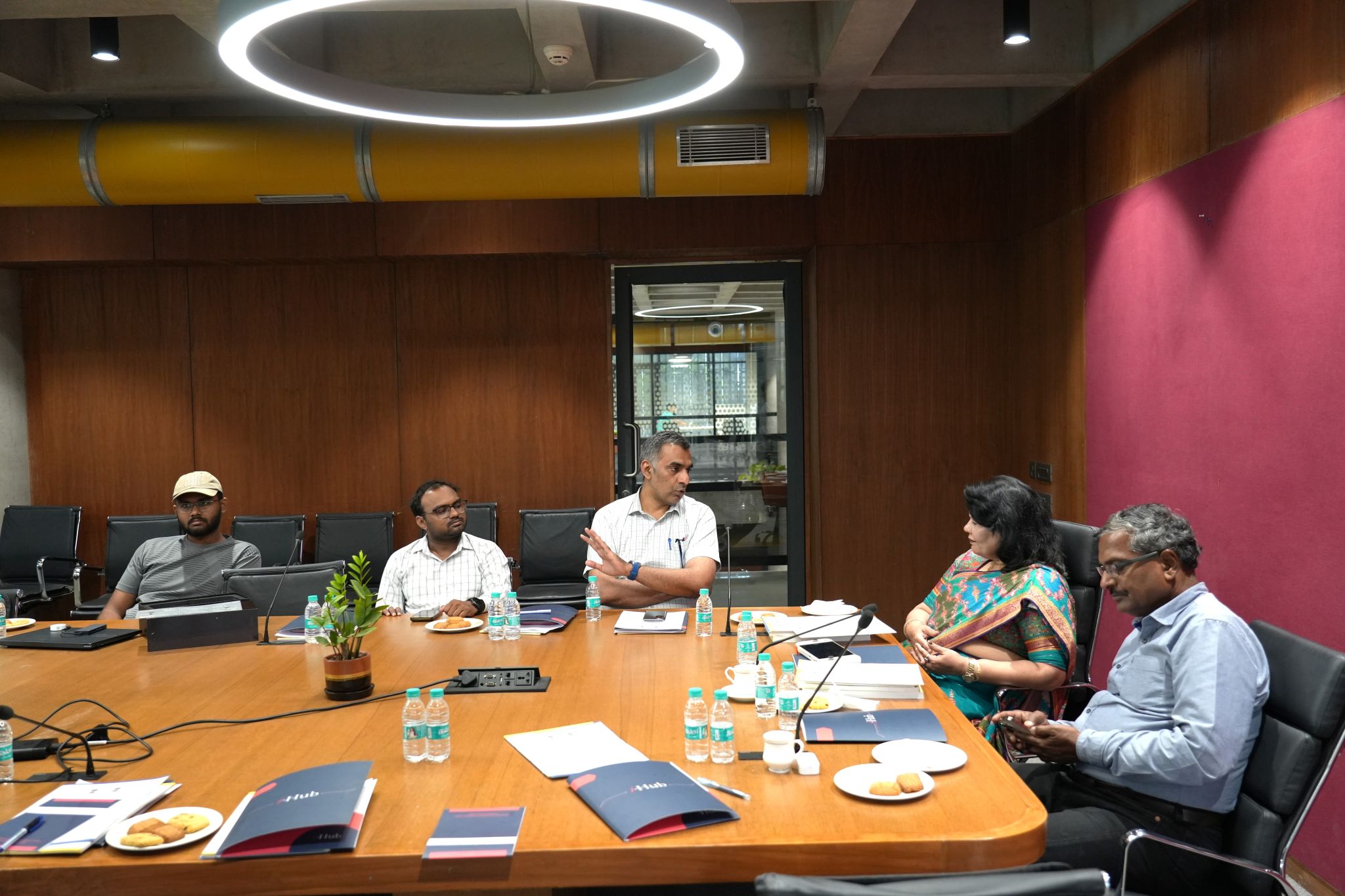 i-Hub Gujarat Hosts Leadership Visit from IIM Shillong and IIM Sambalpur Directors