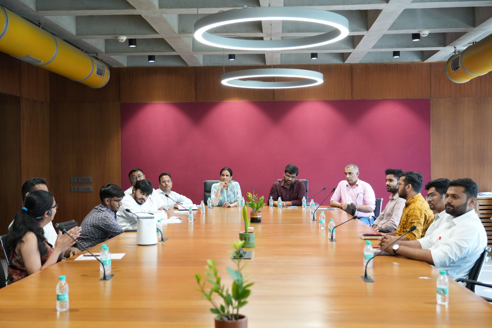 i-Hub Gujarat Welcomes Ms. Kavita Rakesh Shah, IAS, for Startup Ecosystem Interaction