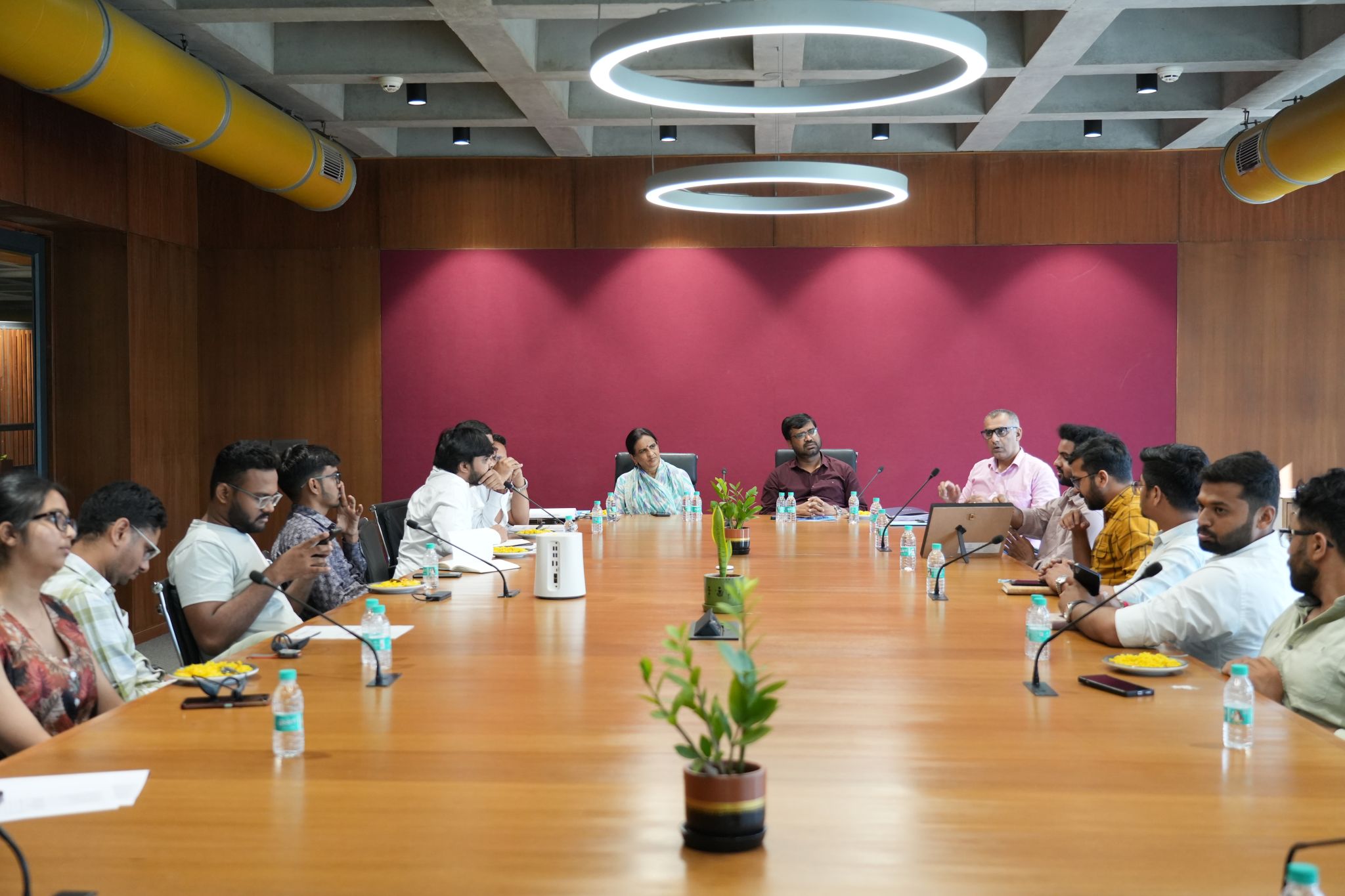 i-Hub Gujarat Welcomes Ms. Kavita Rakesh Shah, IAS, for Startup Ecosystem Interaction